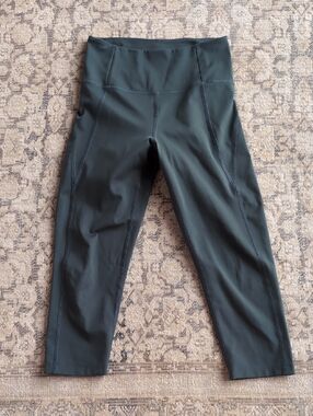 Dark Green High-Rise Compressive Cropped Leggings